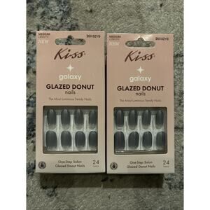 Bundle of 2 Kiss Galaxy Nails New in Package‎ Medium Length My Galaxy Blue